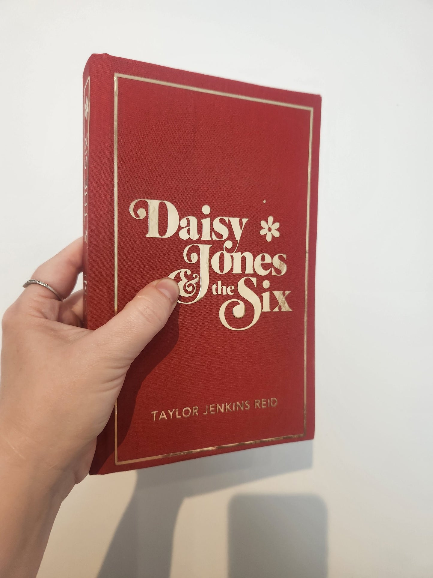 Daisy Jones & The Six - Taylor Jenkins Reid - Book Rebind Special Edition - Books & She Bindery